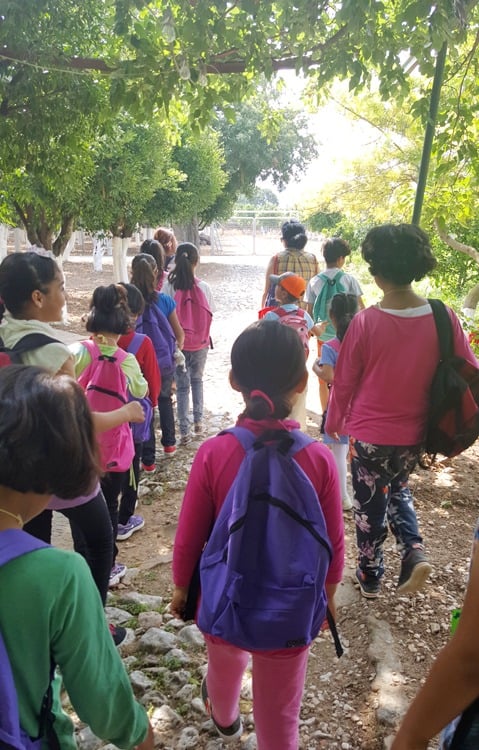 Twenty-nine refugee and migrant children, who participated in METAdrasi's educational program in Chios...