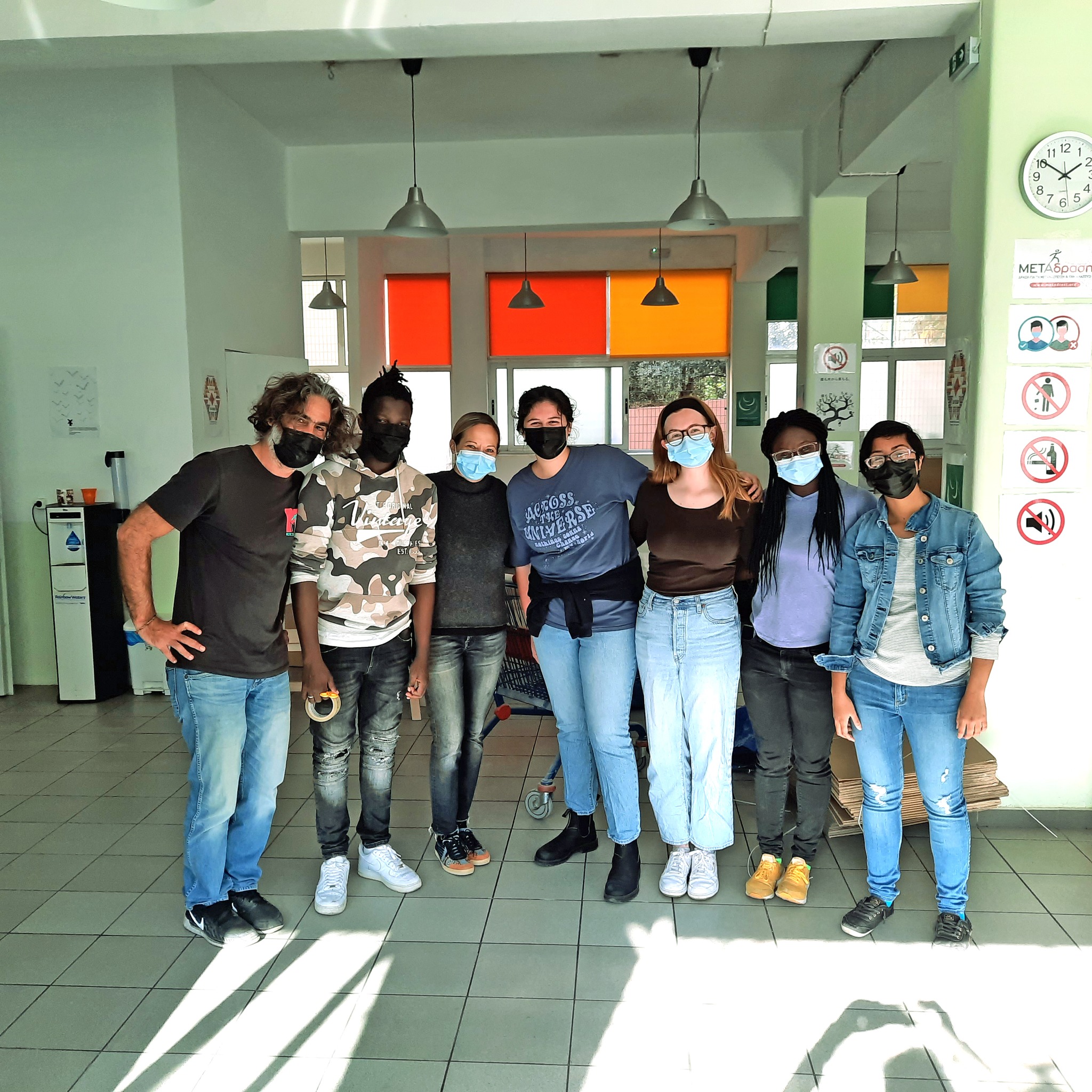 Metadrasi - Students from DIKEMES/College Year in Athens participating in the preparation of humanitarian aid 4 Metadrasi - METAdrasi CYAthens 4