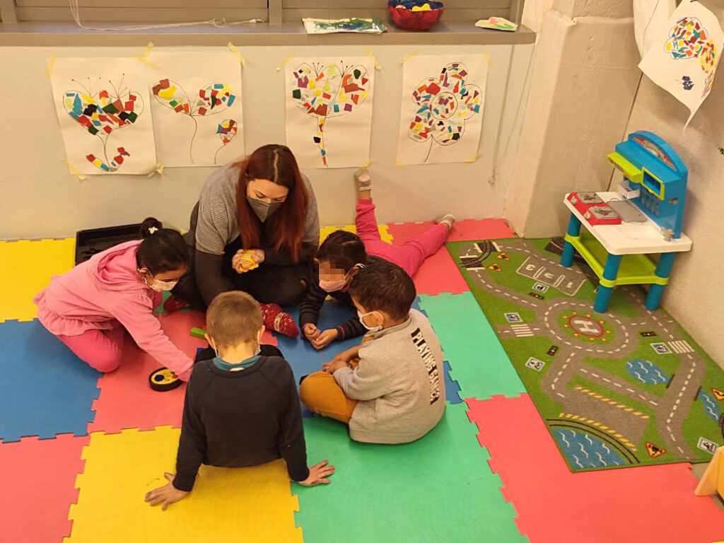 How can refugee parents with small children stand on their own two feet...