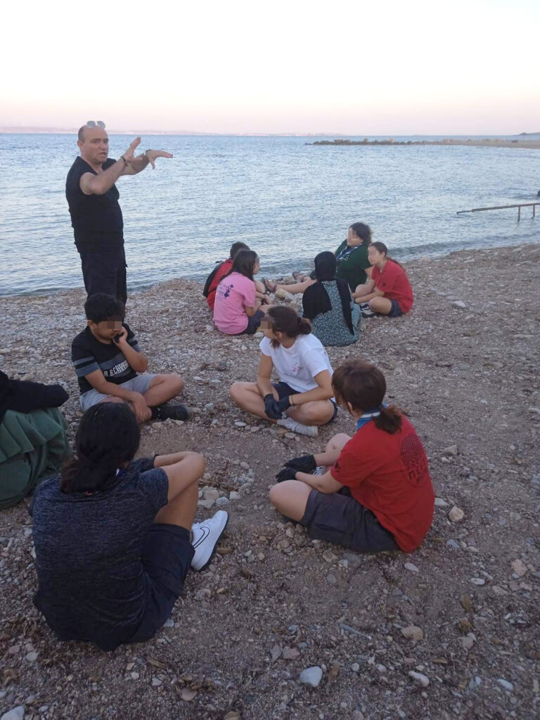 Metadrasi - The unaccompanied children clean a beach in Chios 3 Metadrasi - METAdrasi chios shelter beach cleaning 3