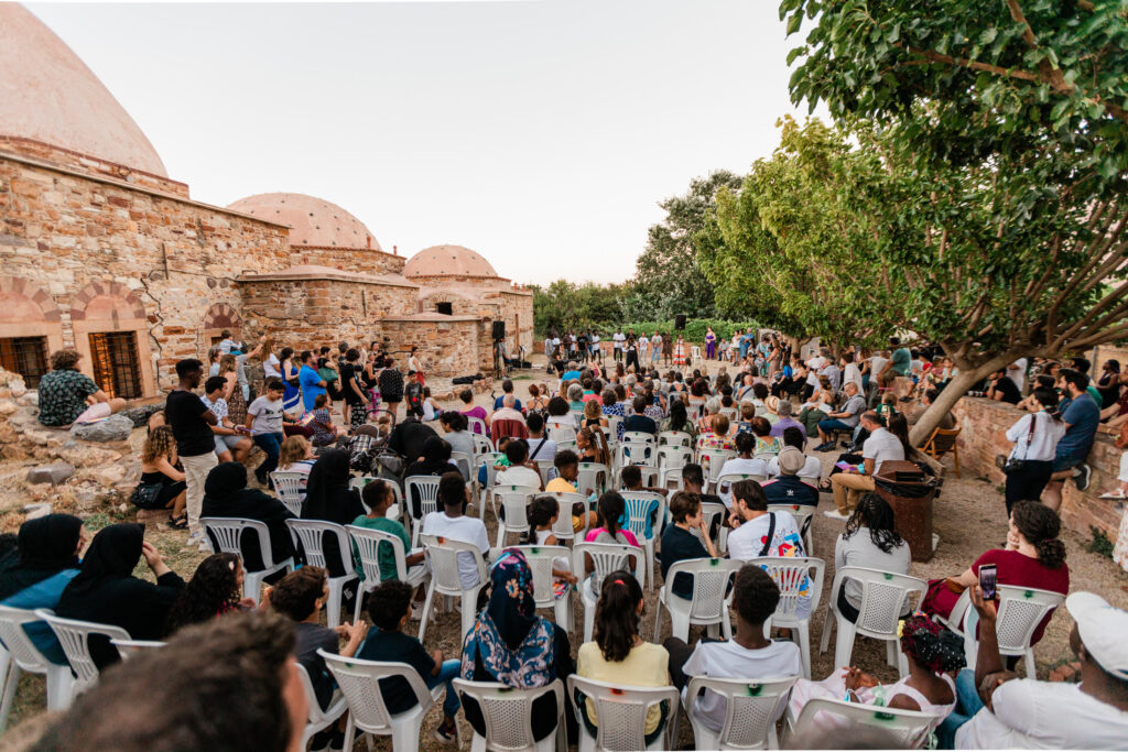Children and teen refugees presented the concert 