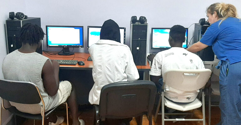Metadrasi - Metadrasi Computers Lesvos Aug23 1