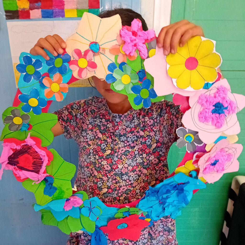 METAdrasi's young and adult students in the facility of Chios celebrated May Day...