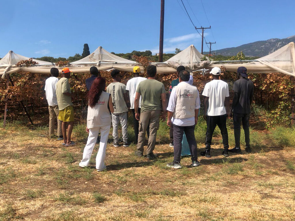 Metadrasi - "Stepping Stone" seminars for refugees and asylum seekers in Samos and Lesvos 2 Metadrasi - METAdrasi Stepping Stone Samos 1